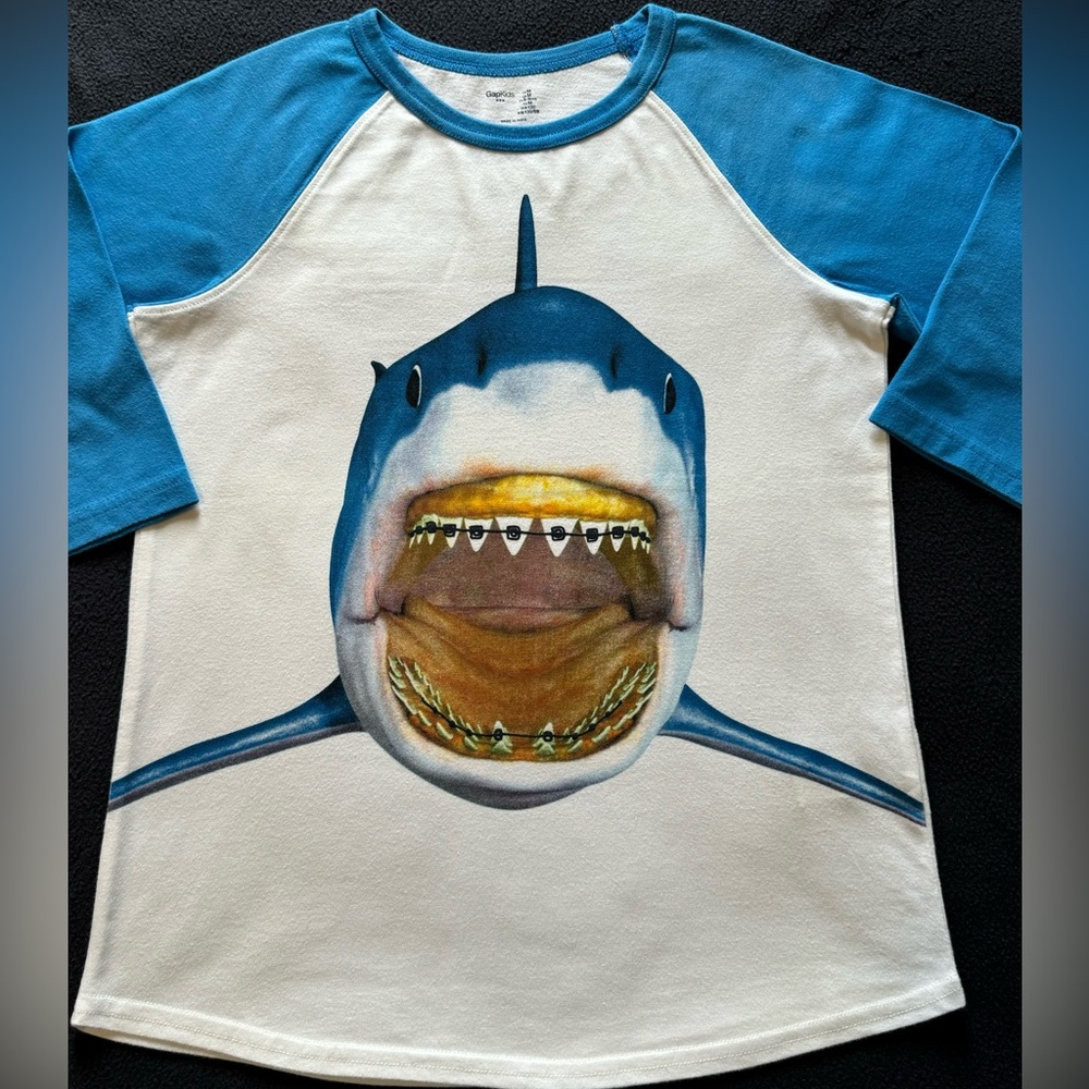 Gap T Shirt 3/4 Length Sleeve- Size M (8-9 years)